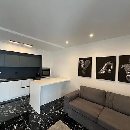 Horizon Boutique - Free Pool Access * Sarandë