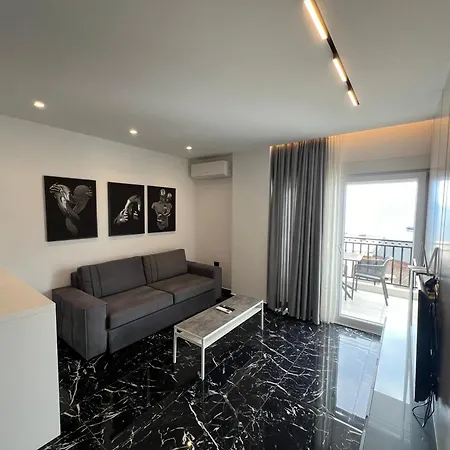 Horizon Boutique - Free Pool Access Apartment Sarandë