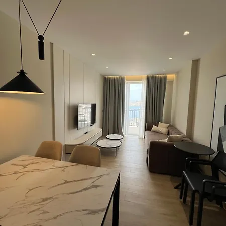 Horizon Boutique - Free Pool Access Apartament