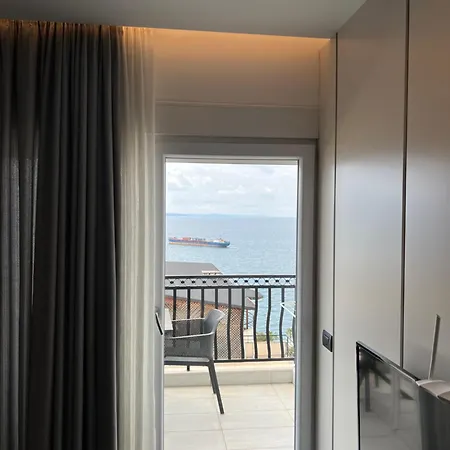 Horizon Boutique - Free Pool Access アパート