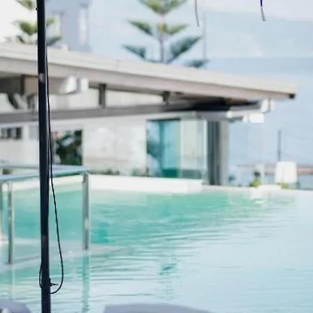 Horizon Boutique - Free Pool Access